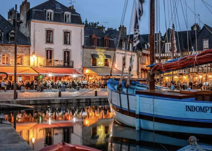 Coup De Coeur Sur Le Port De St Goustan, Tres Bel Appartement Avec Terrasse